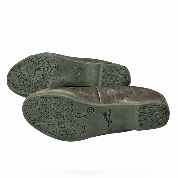 Dansko Lisanne Chocolate Burnished Nubuck Hidden Wedge Flat - Picture 8 of 8